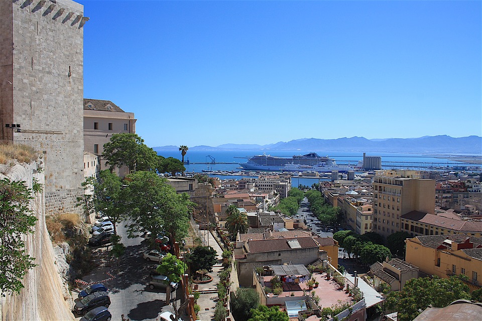 Noleggio Barche Cagliari - Navalia | Noleggia un Sogno