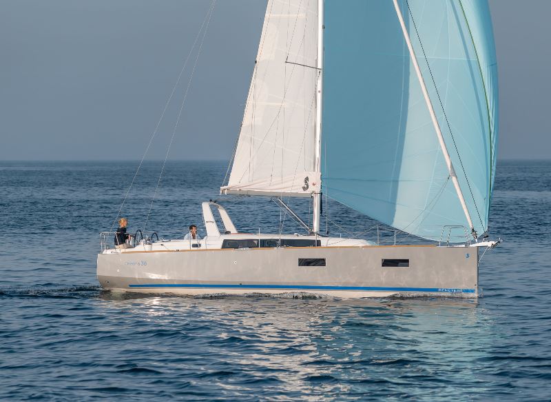 Navalia - Imbarcazione Oceanis 38 – 3 cab. con 1 wc 2