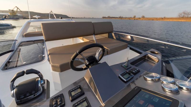 Navalia - Imbarcazione Galeon 360 Fly 5