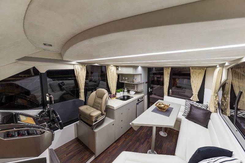 Navalia - Imbarcazione Galeon 360 Fly 7