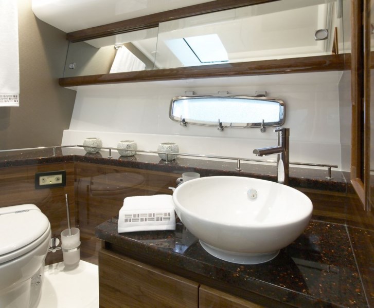 Navalia - Imbarcazione Sealine F450 Fly 12