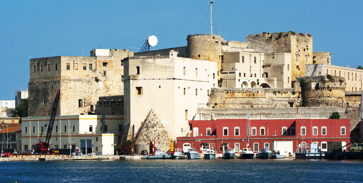Noleggio Barche Brindisi - Navalia | Noleggia un Sogno