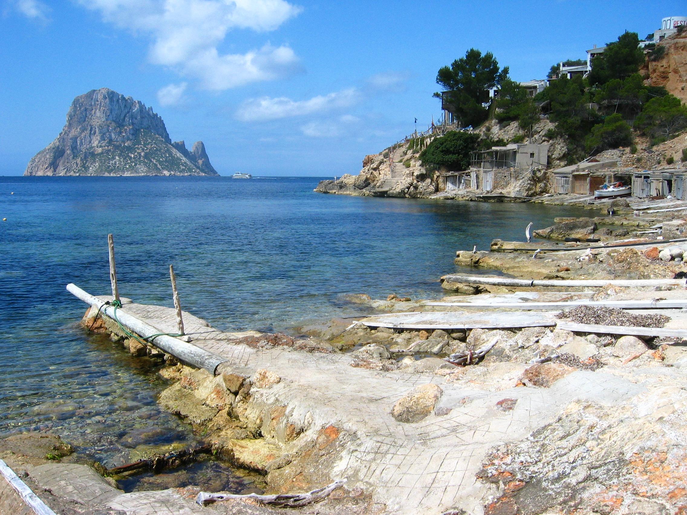 Noleggio Barche Cala d´Hort – Isola di Ibiza - Navalia | Noleggia un Sogno