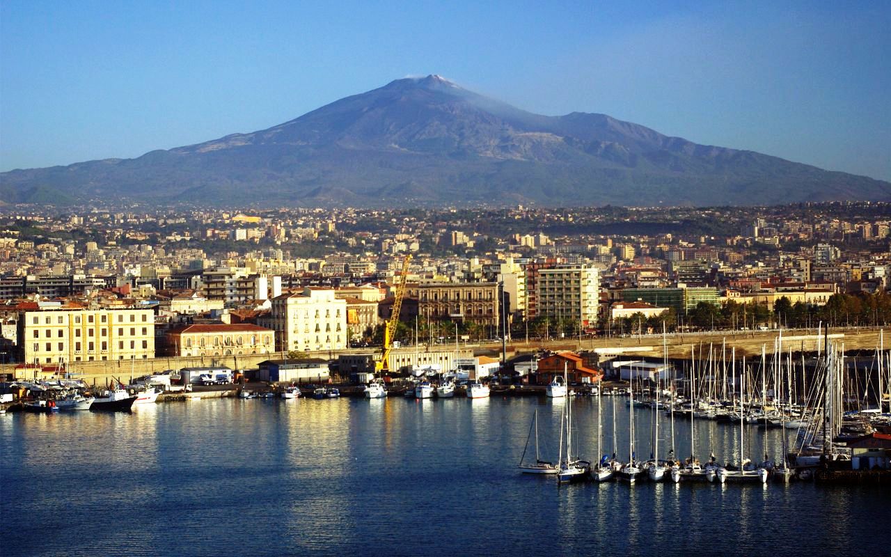 Noleggio Barche Catania - Navalia | Noleggia un Sogno