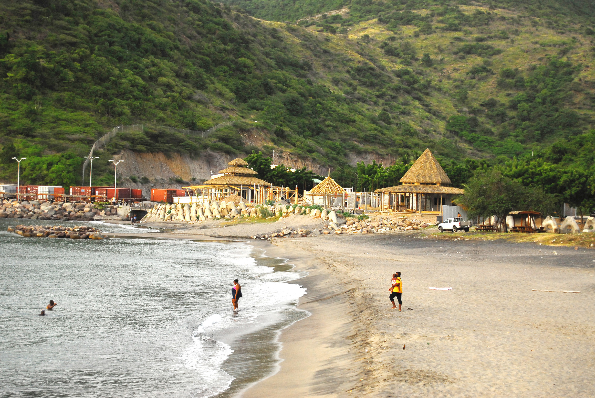 Noleggio Barche Little Bay – Isola di Monserrat - Navalia | Noleggia un Sogno