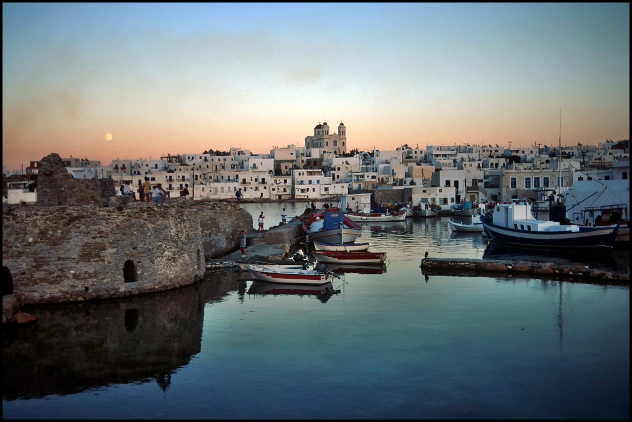 Noleggio Barche Paros – Isola di Paros - Navalia | Noleggia un Sogno