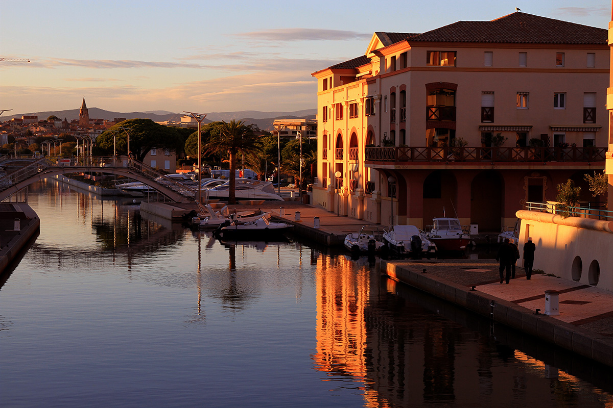 Noleggio Barche Port Frejus - Navalia | Noleggia un Sogno