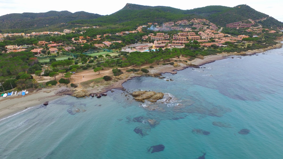 Noleggio Barche Porto Corallo - Navalia | Noleggia un Sogno