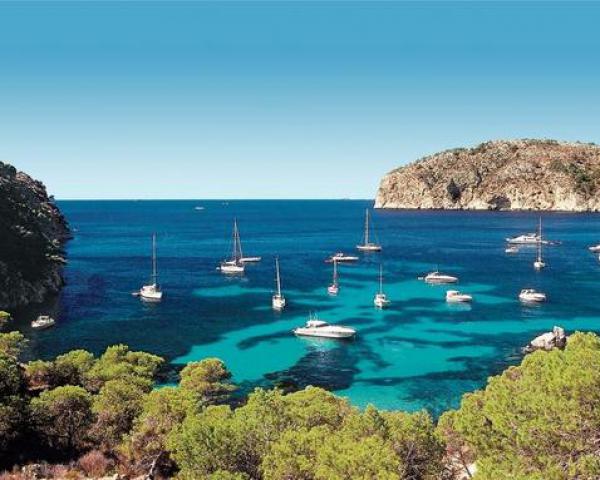 Noleggio Barche Santa Ponsa – Isola di Maiorca - Navalia | Noleggia un Sogno