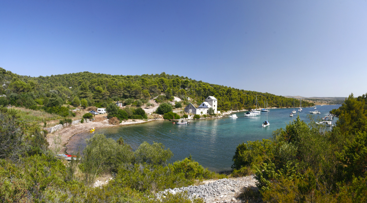 Noleggio Barche Stipanska – Isola di Brac - Navalia | Noleggia un Sogno