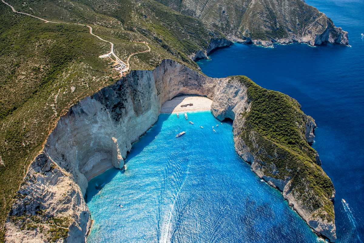 Noleggio Barche Zante – Isola di Zante - Navalia | Noleggia un Sogno