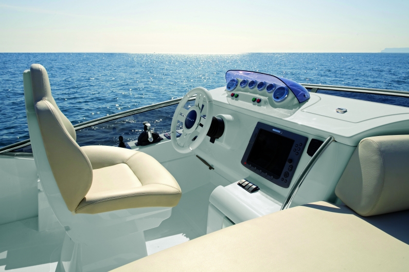 Navalia - Imbarcazione Azimut 47 Fly 7