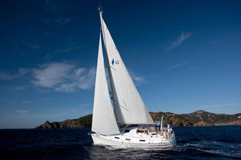 Navalia - Imbarcazione Bavaria 32 Cruiser 1