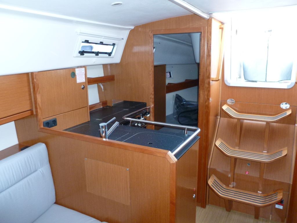 Navalia - Imbarcazione Bavaria 32 Cruiser 6