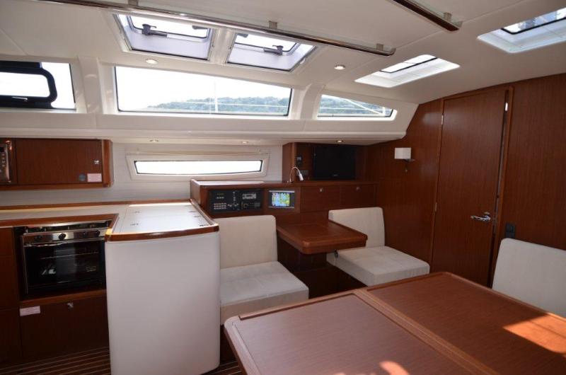 Navalia - Imbarcazione Bavaria 46 Vision 7