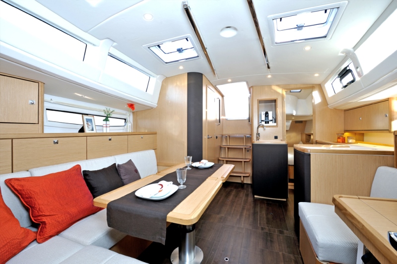 Navalia - Imbarcazione Bavaria Vision 42 5