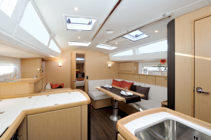 Navalia - Imbarcazione Bavaria Vision 42 6