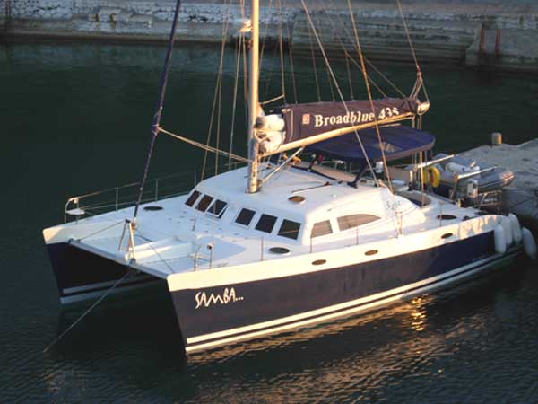 Navalia - Imbarcazione Broadblue 435 – 3 cab. 3