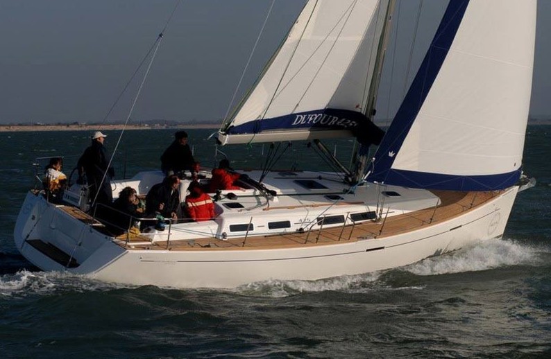 Navalia - Imbarcazione Dufour 425 con 2 wc 2