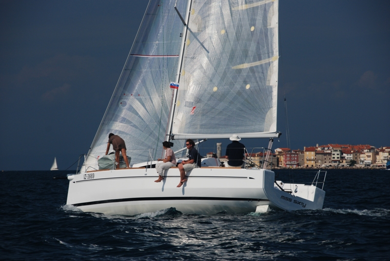 Navalia - Imbarcazione Elan 310 3