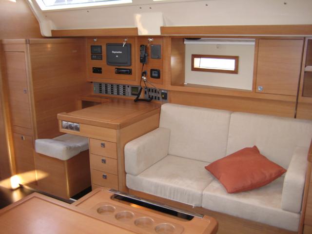 Navalia - Imbarcazione Elan 450 7