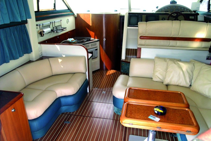 Navalia - Imbarcazione Fairline Phantom 40 6