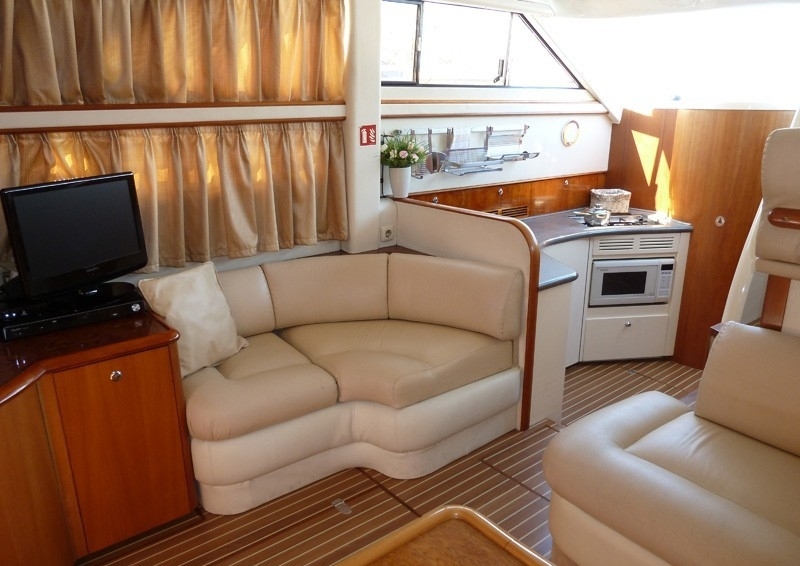 Navalia - Imbarcazione Fairline Phantom 40 8