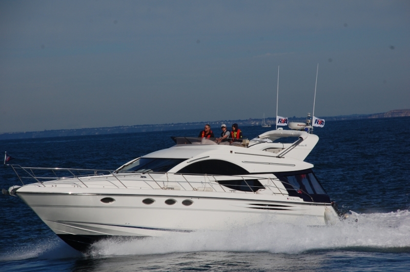 Navalia - Imbarcazione Fairline Phantom 46 1