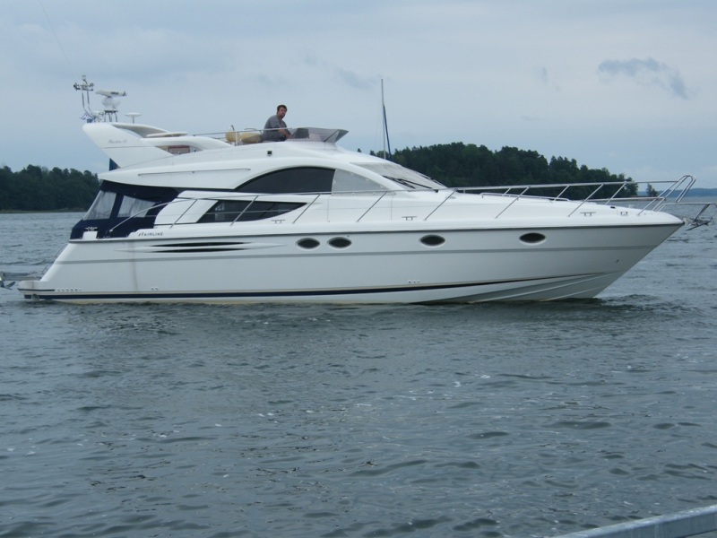 Navalia - Imbarcazione Fairline Phantom 46 2