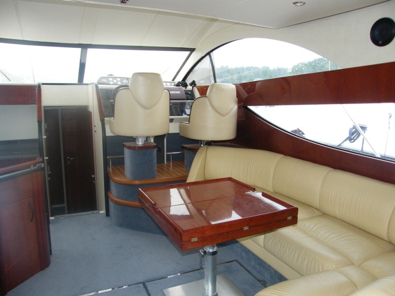 Navalia - Imbarcazione Fairline Phantom 46 5