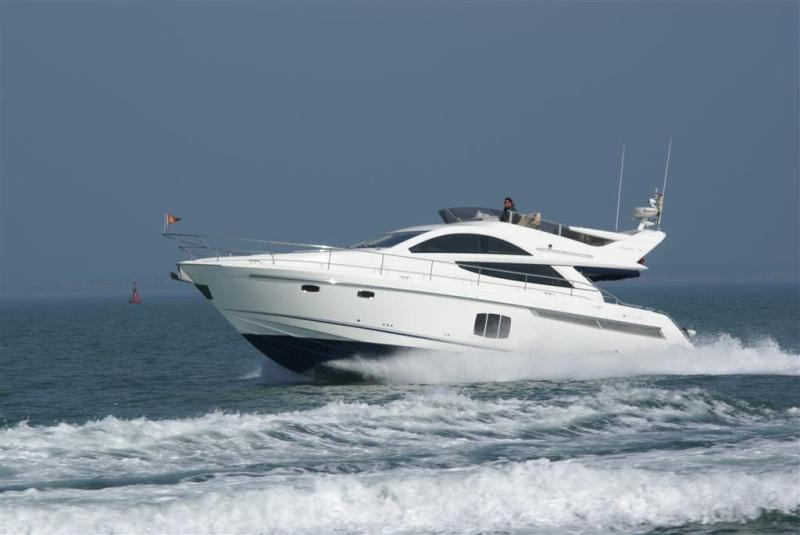 Navalia - Imbarcazione Fairline Phantom 48 4