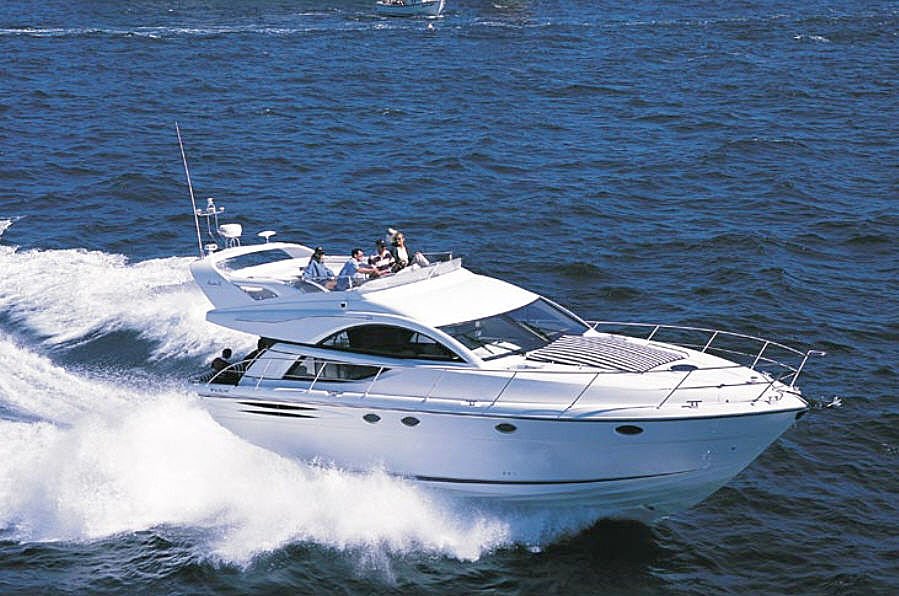 Navalia - Imbarcazione Fairline Phantom 50 2