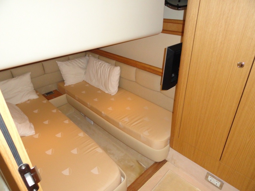 Navalia - Imbarcazione Fairline Phantom 50 8