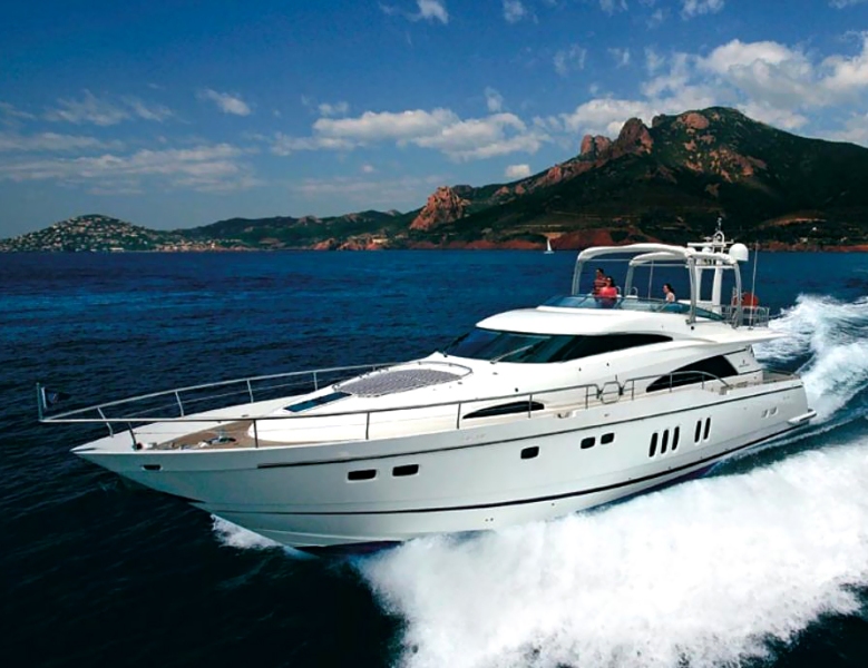 Navalia - Imbarcazione Fairline Squadron 74 1