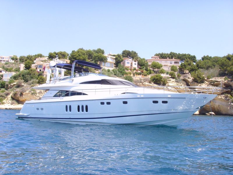 Navalia - Imbarcazione Fairline Squadron 74 2