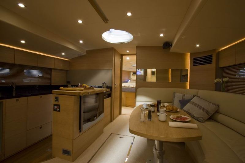 Navalia - Imbarcazione Fairline Targa 52 GT 6