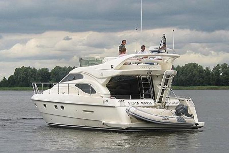 Navalia - Imbarcazione Ferretti 430 Fly 3