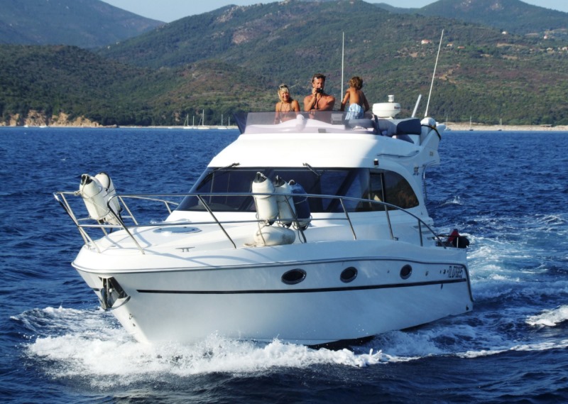 Navalia - Imbarcazione Galeon 330 Fly 2