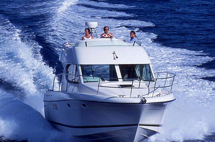 Navalia - Imbarcazione Prestige 32 Fly 1