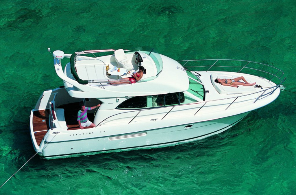 Navalia - Imbarcazione Prestige 36 Fly 1