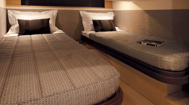 Navalia - Imbarcazione Princess 42 Open 11
