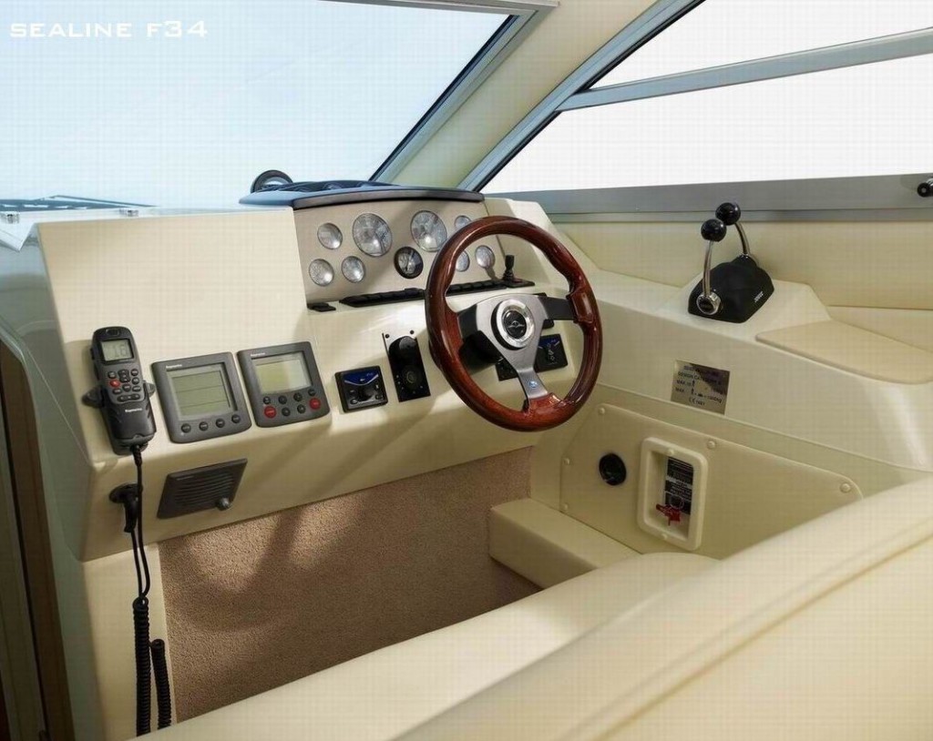 Navalia - Imbarcazione Sealine F34 6