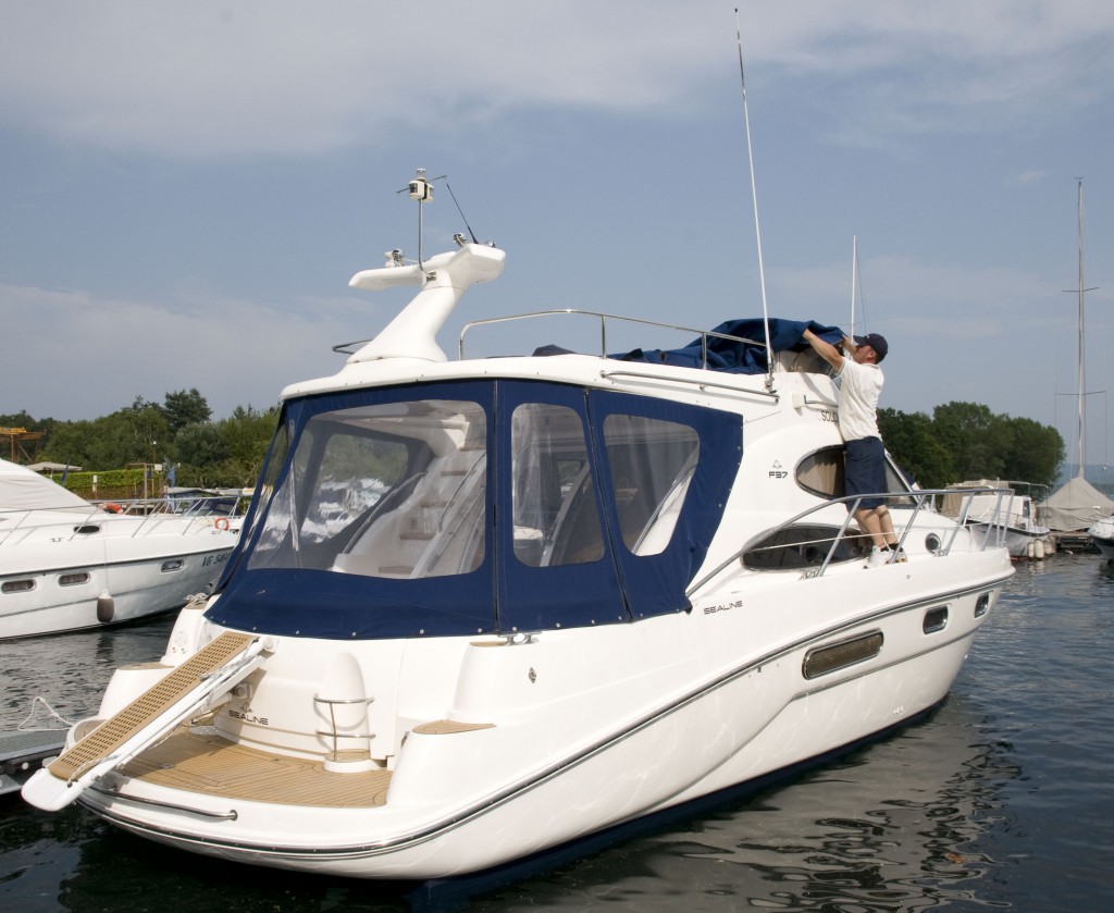 Navalia - Imbarcazione Sealine F37 1