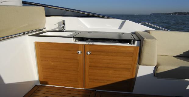 Navalia - Imbarcazione Sealine S35 3