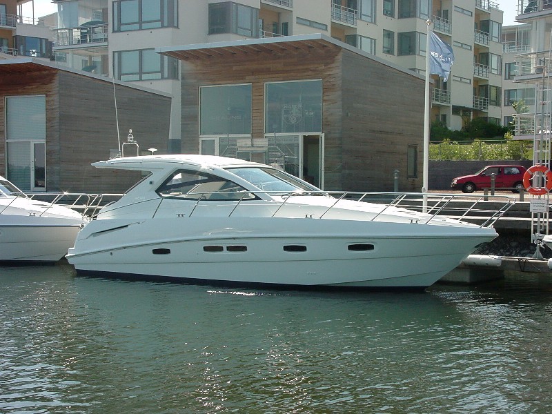 Navalia - Imbarcazione Sealine SC38 2