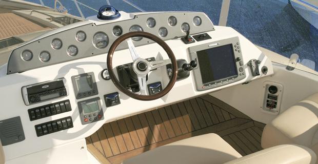 Navalia - Imbarcazione Sealine T50 2