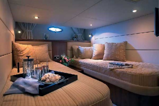 Navalia - Imbarcazione Sunseeker Portofino 47 10